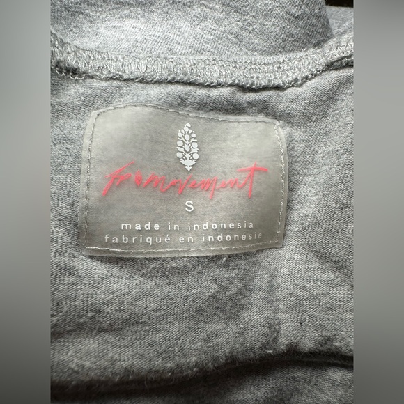 FP Movement Hot Shot Printed Onesie Small Gray Ski Graphic Jumpsuit Romper Comfy - Picture 7 of 10